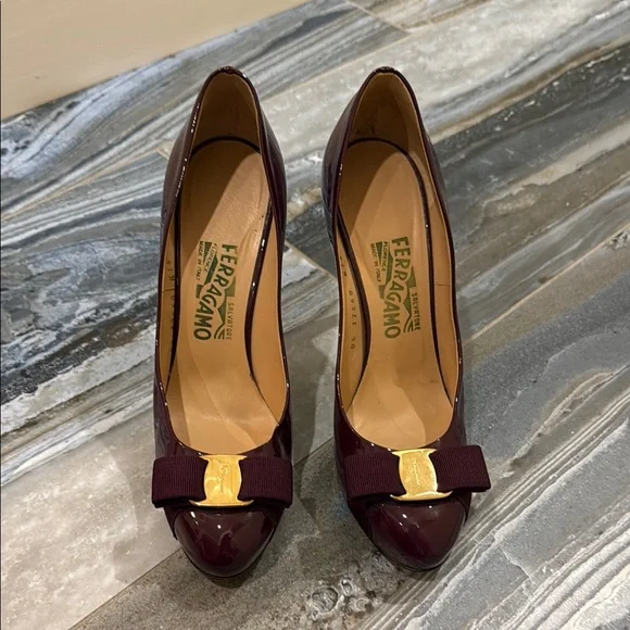Salvatore Ferragamo Size 7.5 B Burgundy Patent Leather Pumps - Picture 1 of 17